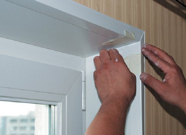 Comment isoler une porte de balcon en plastique et en bois pour l'hiver de vos propres mains