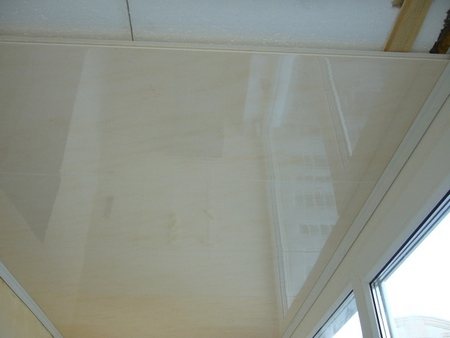 comment isoler le plafond du balcon