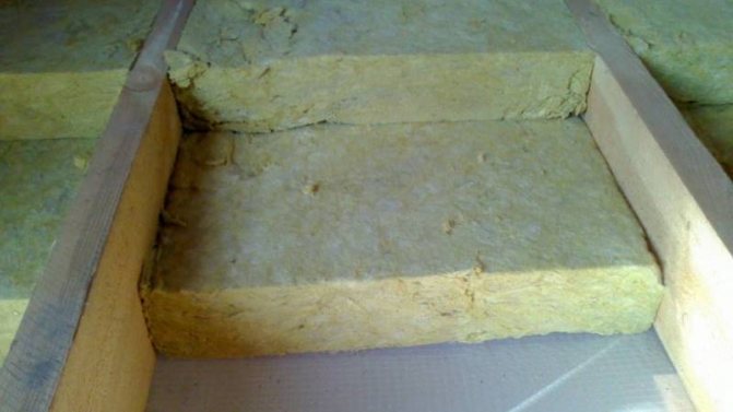 comment isoler le plafond avec de la laine minérale