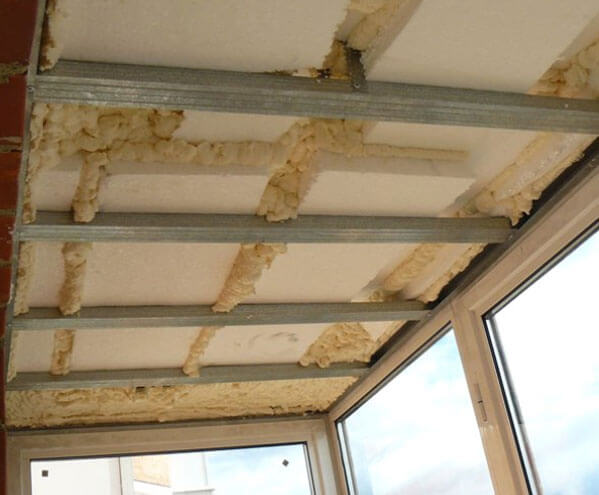 comment isoler le plafond de la loggia