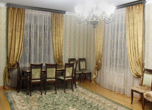 Comment choisir des rideaux dans une maison privée pour 2, 3 ou 4 fenêtres