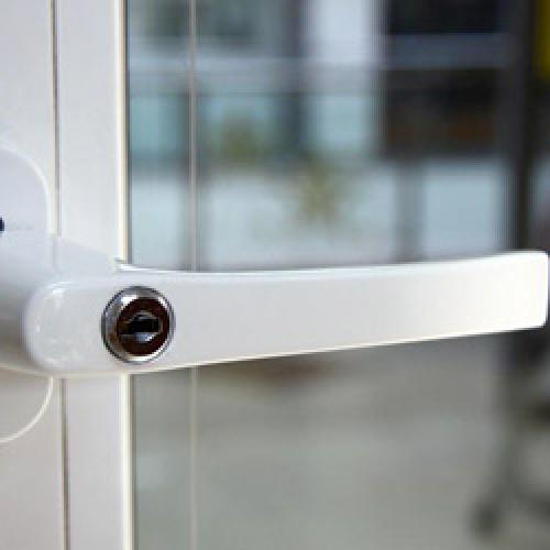 Comment supprimer une épingle d'une poignée de fenêtre. Comment retirer la poignée d'une fenêtre en plastique