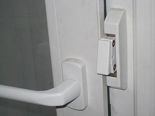 Comment fermer une porte de balcon