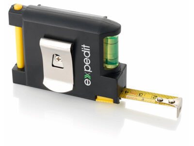 Comment remplacer le rebord d'une fenêtre en plastique de vos propres mains?