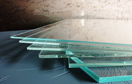 Quels types de verre sont utilisés dans les fenêtres à double vitrage