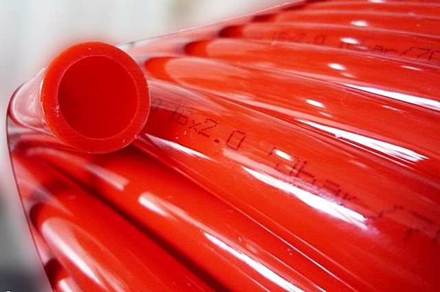 Calculatrice pour calculer la longueur du contour d'un plancher chauffant à eau