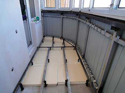 image d'une base de panneaux métalliques