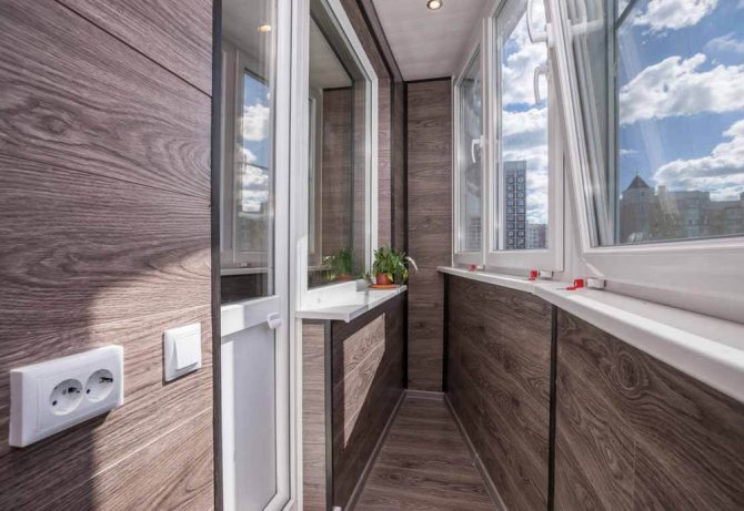 photo de la finition du balcon avec du stratifié