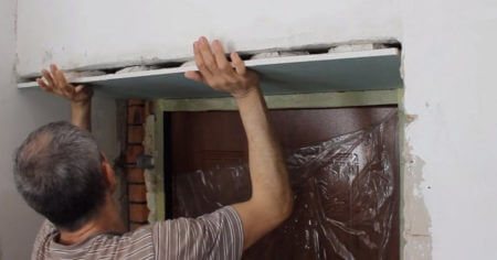 image Exemple de fixation d'une pente sur une base adhésive