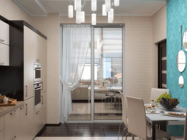 photo d'une porte coulissante sur un balcon