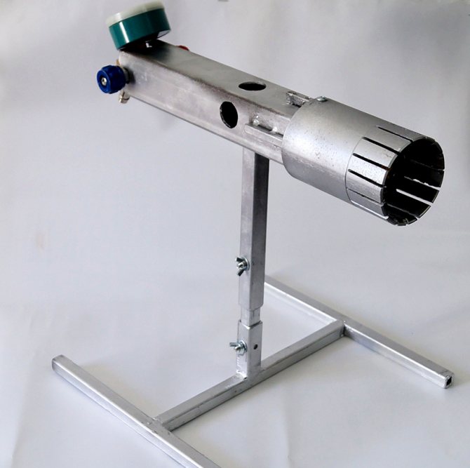 La conception du brûleur est assez simple, il peut donc être fabriqué à partir de moyens improvisés