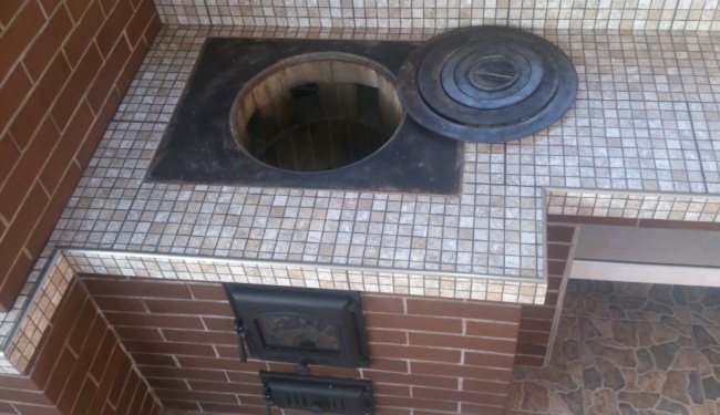 La conception suppose l'utilisation de différents chaudrons