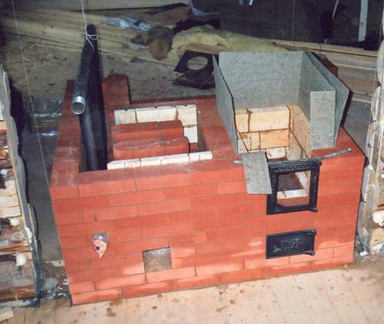 chaudière dans le four pour chauffer de vos propres mains