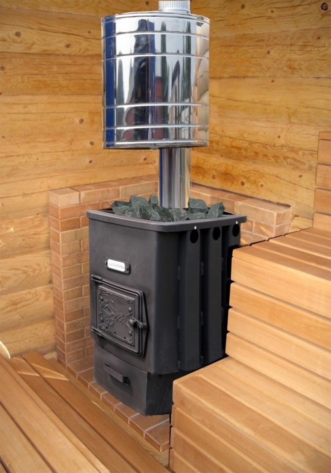 Chaudières dans un bain-marie chauffé