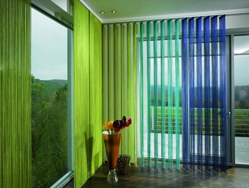 Support pour stores verticaux