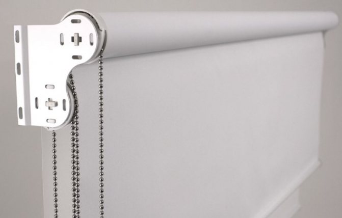 Support de montage pour stores à double rouleau