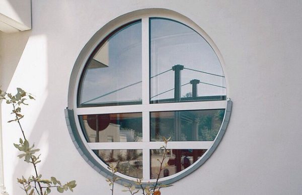 fenêtre ronde en aluminium