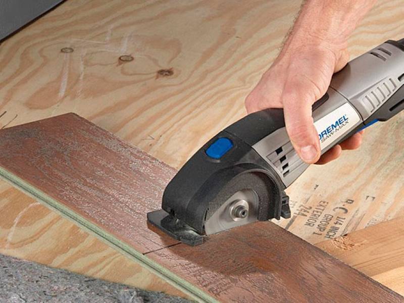 Stratifié sur le balcon, puis-je le mettre et lequel choisir: avantages et inconvénients