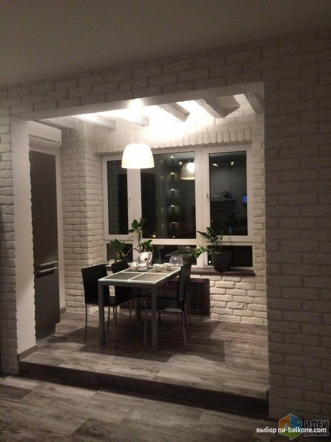 Coin salon sur le balcon: lieu de repos sans sortir de l'appartement