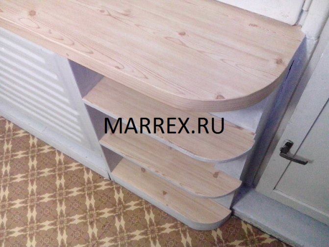 Expérience personnelle de l'augmentation de la largeur du rebord de fenêtre dans une maison à panneaux.