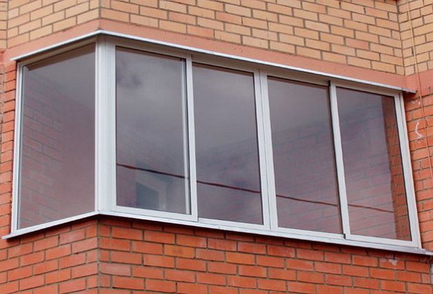 Loggia et balcon: les différences sont importantes, mais elles ont le même but