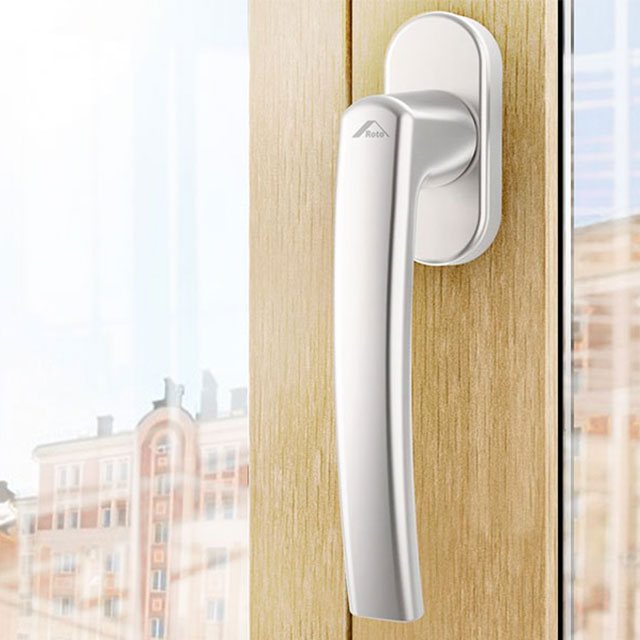 Logo Roto sur la poignée de la fenêtre