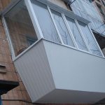 Matières plastiques pour le revêtement extérieur des balcons