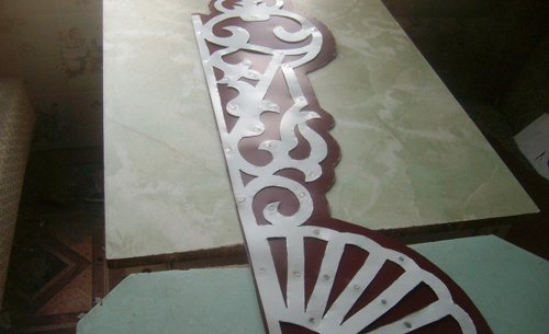 pentes métalliques sur les fenêtres