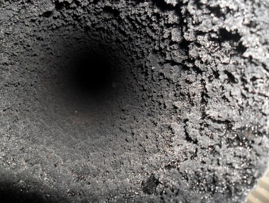 Beaucoup de suie dans la cheminée