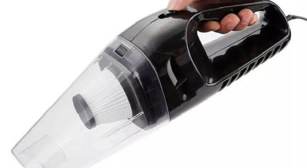 L'appareil mobile est le mieux adapté pour enlever la poussière des stores