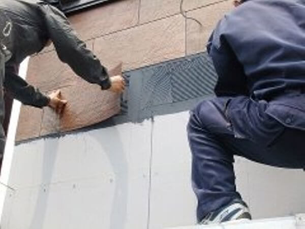 installation de tuiles souples