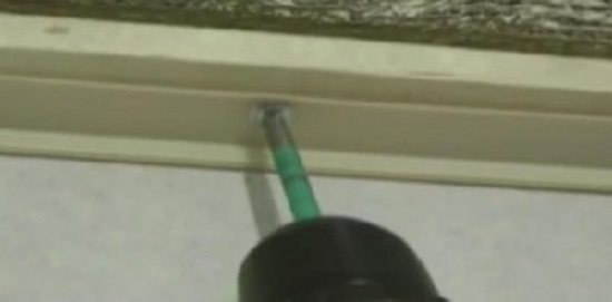 Installation de la bande de fixation du socle