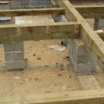 Installation de bûches sur le balcon et la loggia