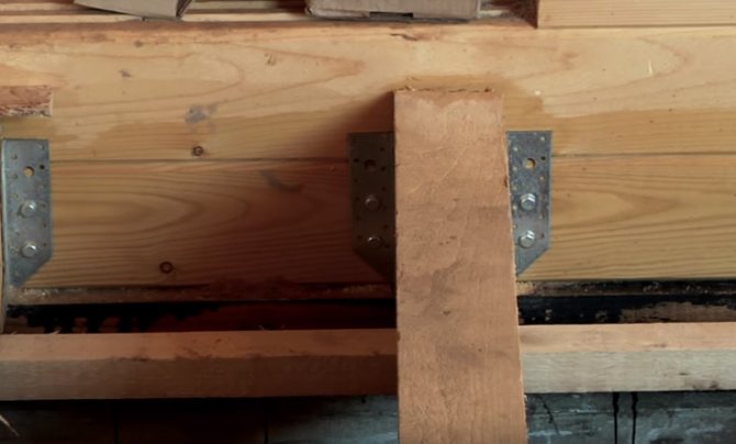 Installation de bûches sur le balcon et la loggia