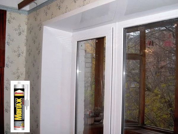 Pose de pentes sur des clous liquides