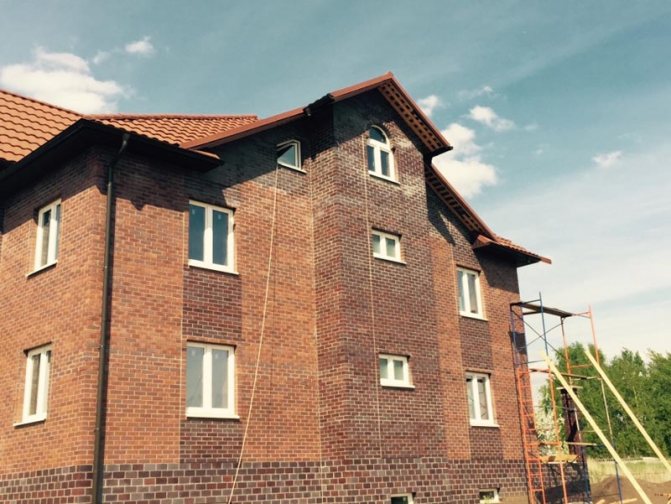 Installation de la tarte au toit à Selzo