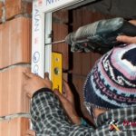 Installation de bricolage de fenêtres en plastique