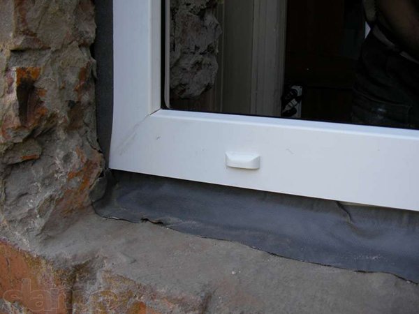 Installation de fenêtres en plastique