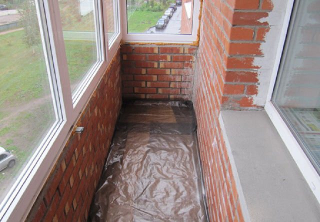 Installation à faire soi-même de carreaux sur le balcon: comment mettre, photo