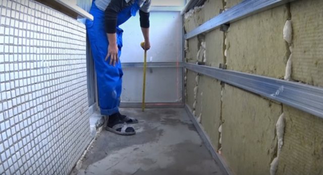 Installation à faire soi-même de carreaux sur le balcon: comment mettre, photo