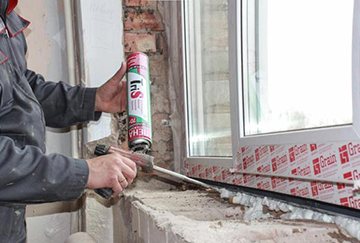 Mousse de montage pour fenêtres en bois