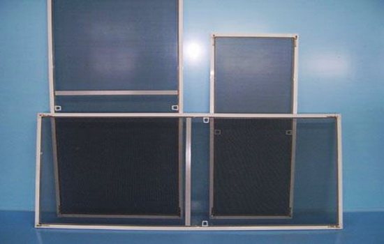 Moustiquaire Anti-poussière sur la fenêtre