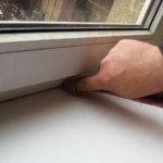 Le verre peut être la cause du froid des fenêtres en plastique