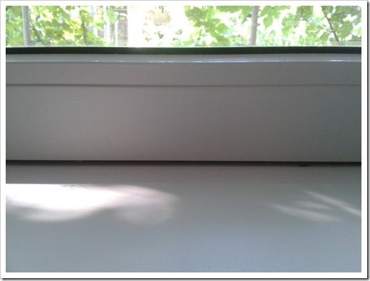 Le verre peut être la cause du froid des fenêtres en plastique