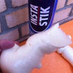 Est-il possible de coller de la mousse de polystyrène sur de la mousse de polyuréthane