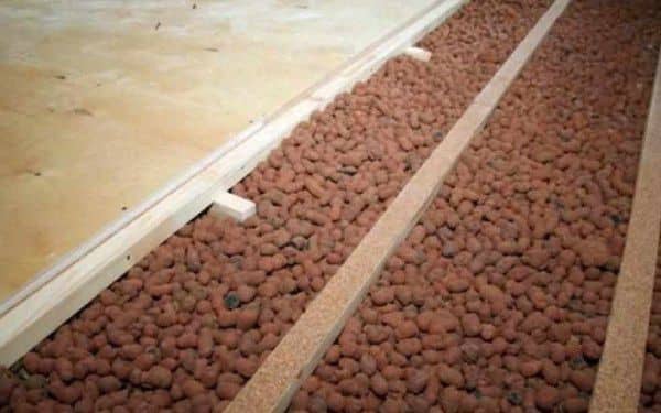 Est-il possible d'isoler les murs avec de l'argile expansée