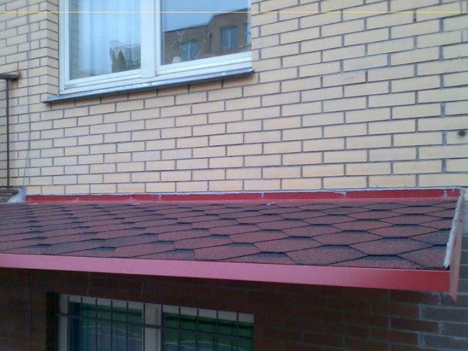 Toit souple au-dessus du balcon