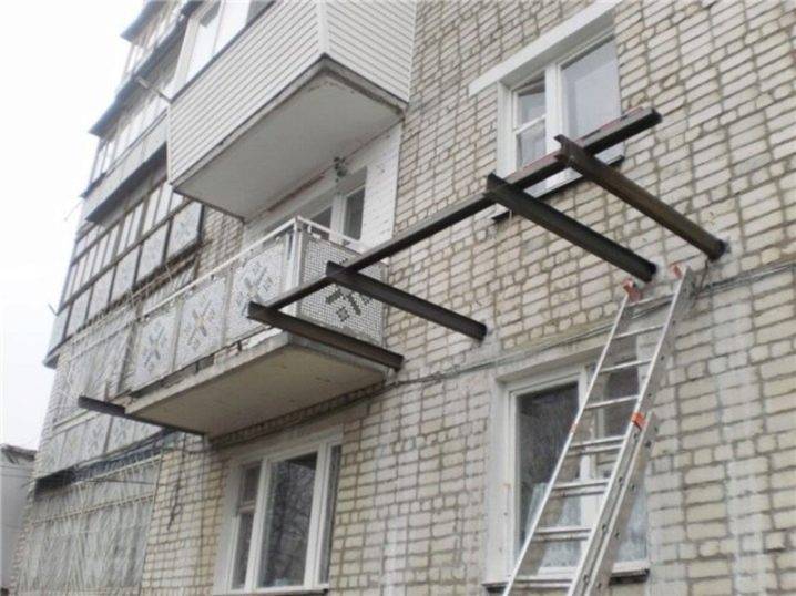De combien un balcon peut-il être agrandi sans autorisation