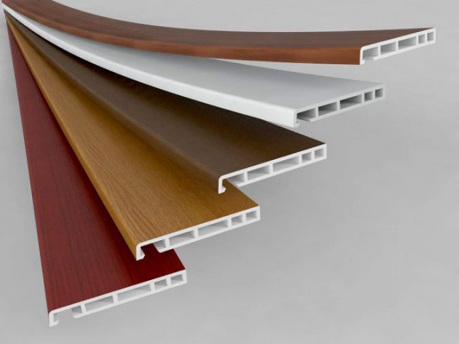 plateaux sur windows dans une maison en bois