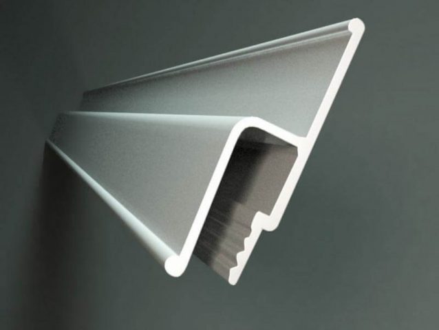 Plafond tendu sur la loggia: photos et avis